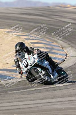 media/Dec-07-2025-CVMA (Sun) [[3e7d2de5dc]]/Race 7-Formula Lightweight Twins Shootout/